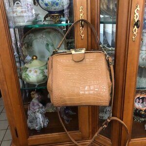 Patricia Nash small leather with top purse buckle closure